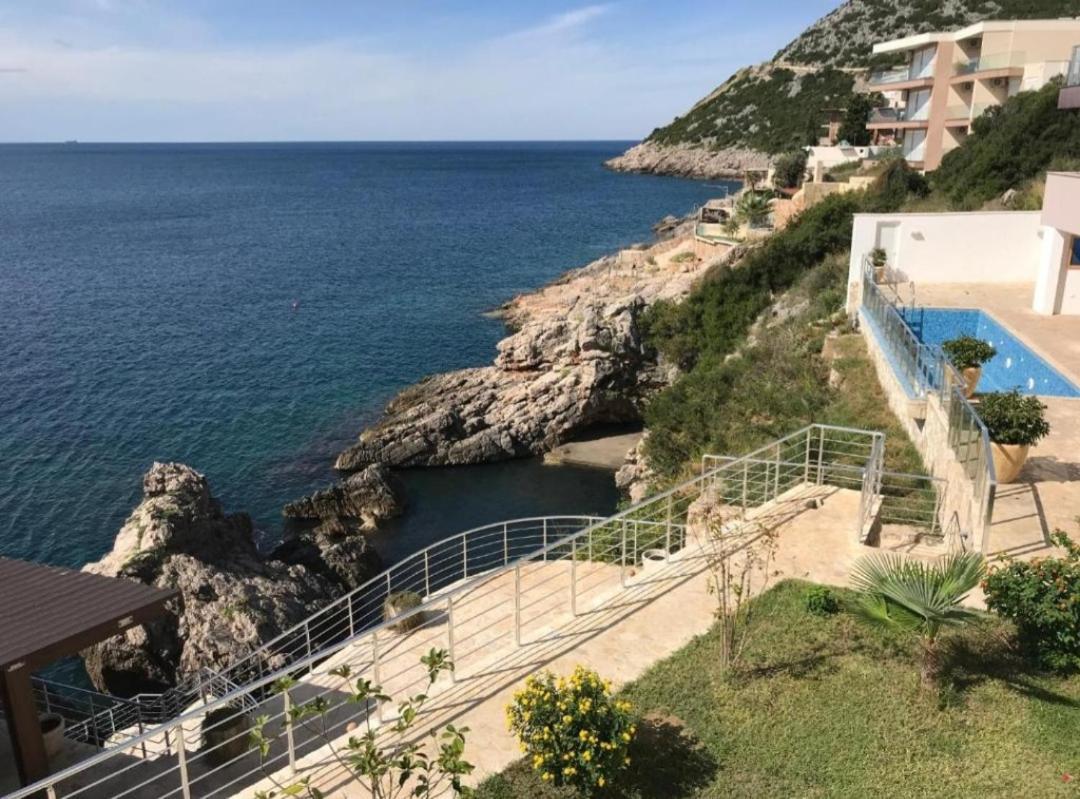 Paradise Beachfront View 2 Dobra Voda Bagian luar foto