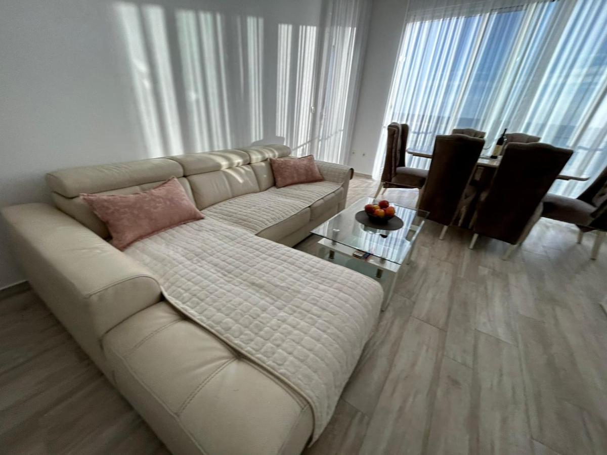 Paradise Beachfront View 2 Dobra Voda Bagian luar foto