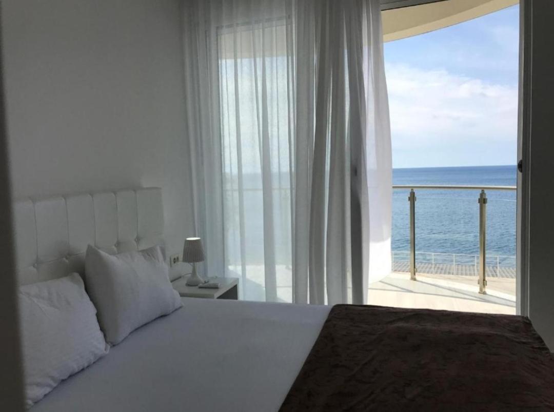 Paradise Beachfront View 2 Dobra Voda Bagian luar foto