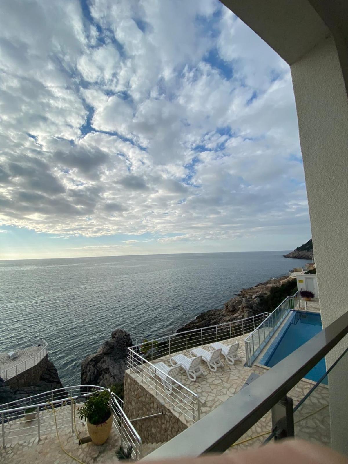 Paradise Beachfront View 2 Dobra Voda Bagian luar foto